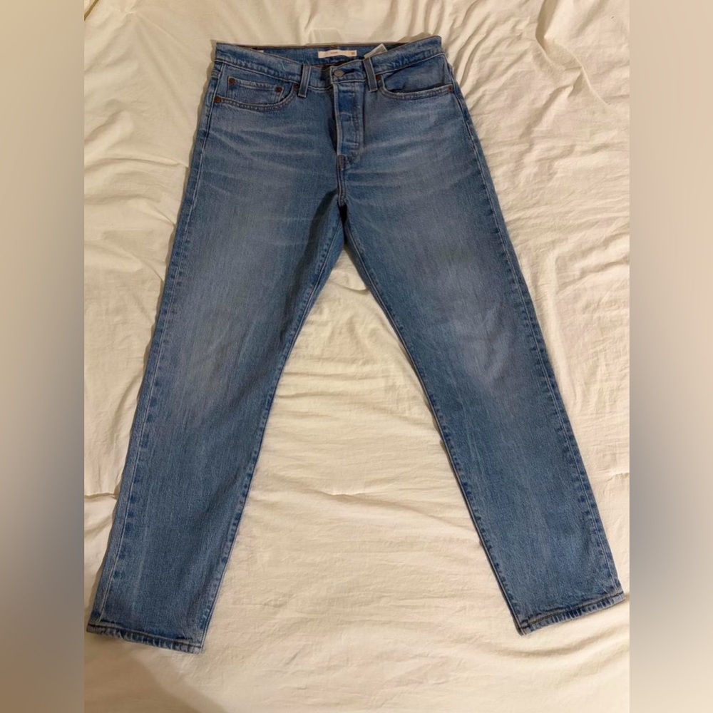 Levi's Womans Straight Jeans in Light Blue